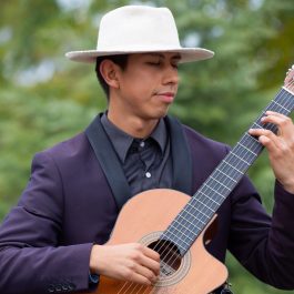 Alejandro Aguanta